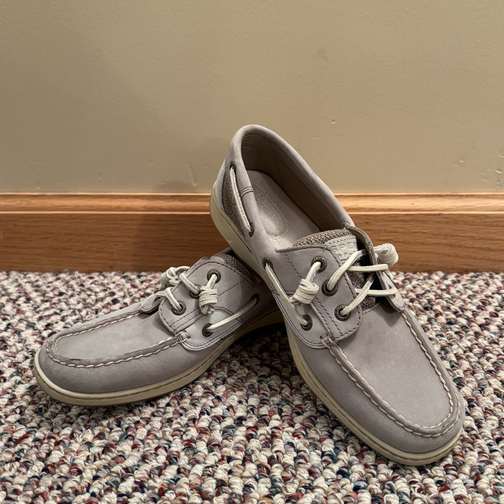 GRAY SPERRY MOCCASINS